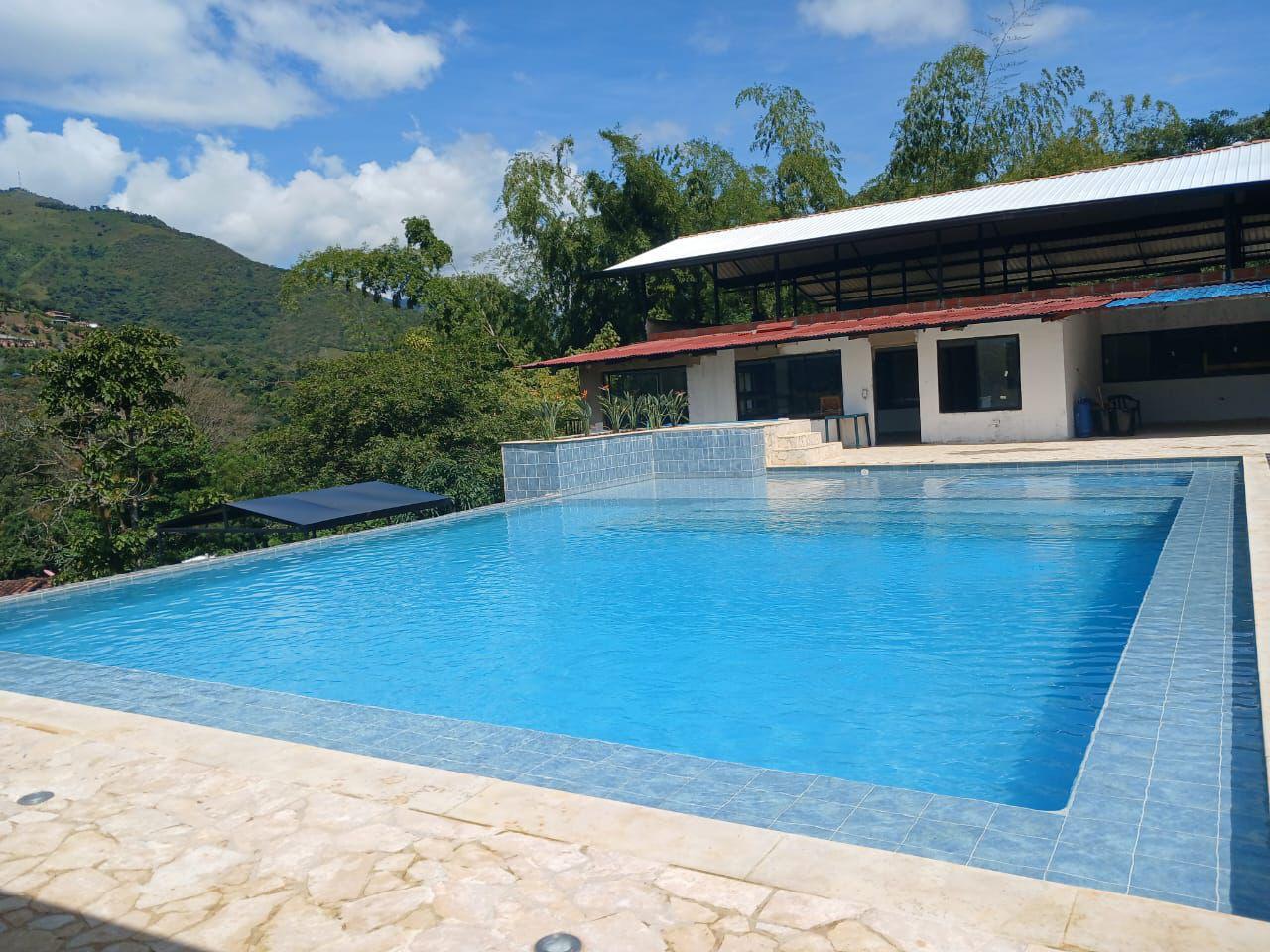 Finca de Recreo en Barbosa Hatillo cerca a la Calle Principal